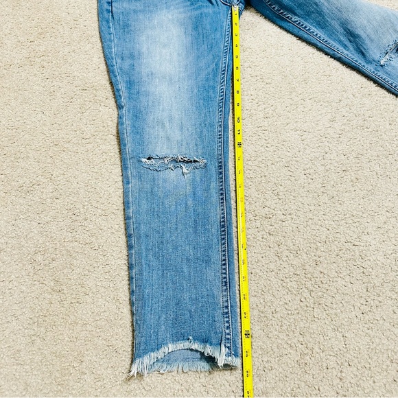 Free People Distressed Skinny Jeans – Women’s Size W30, Light Wash, Raw Hem - Picture 11 of 12